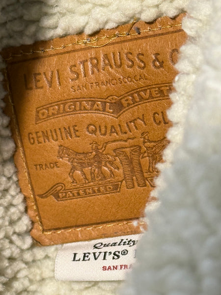 Levi’s 90’s sherpa jacket trucker