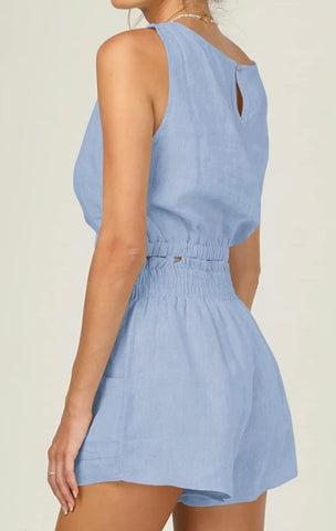 2-Piece Summer Outfit – Sleeveless Crop Tank Top & High-Waist Pocketed Shorts