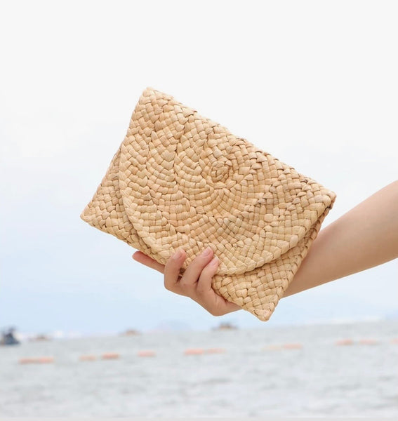 Straw Clutch Purses for Women Summer Beach Bags
Envelope Woven Clutch Handbags