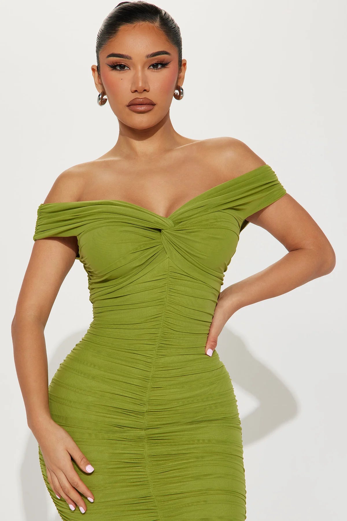 Emerald Allure Off-Shoulder Midi Dress