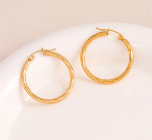 Medium Twist Hoops Earrings