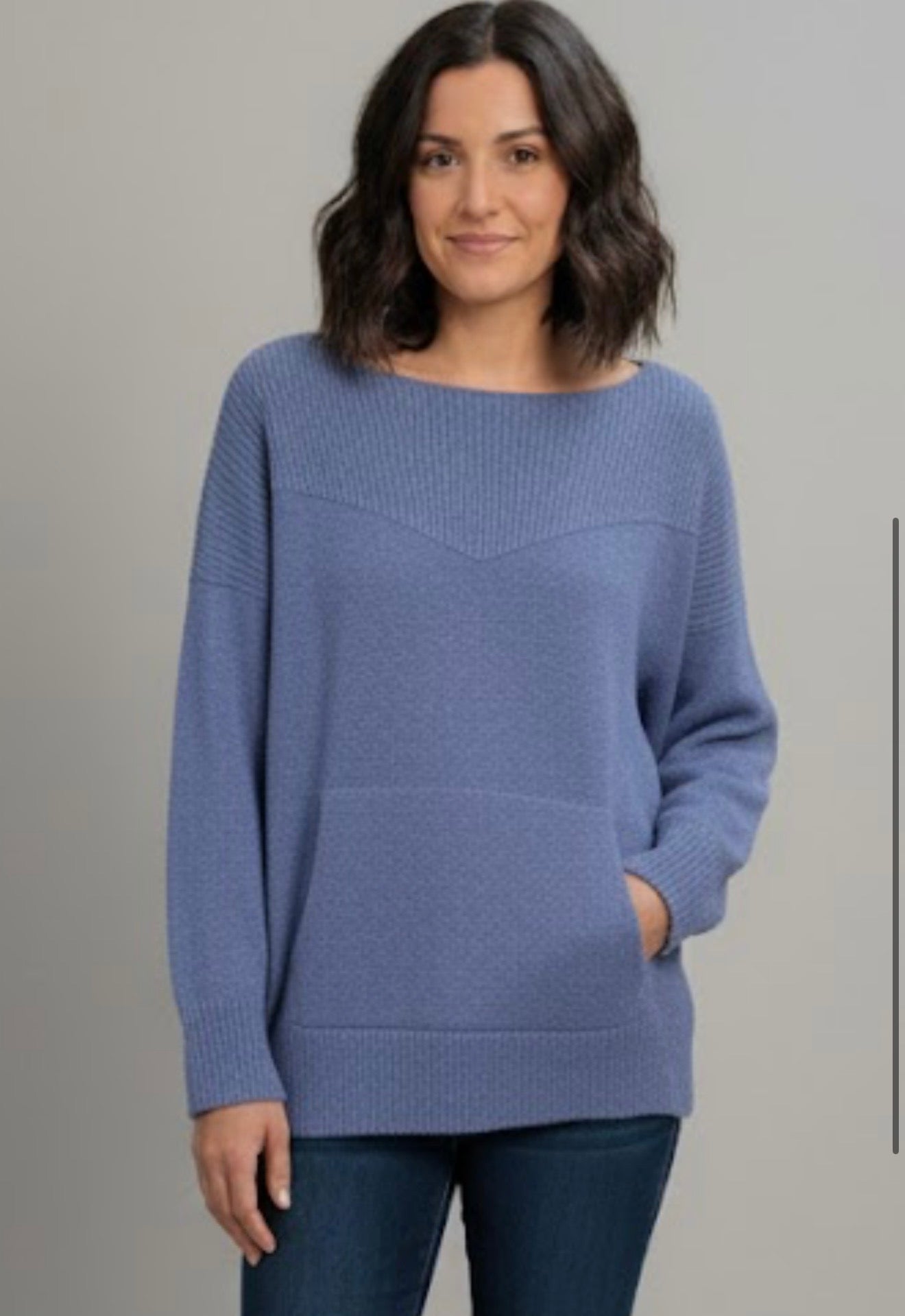MAX STUDIO PERFORMANCE women’s soft blue crew neck sweater