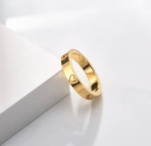 Round Classic Heart Ring