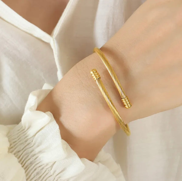 Stripe Bangle 18K Gold Plated